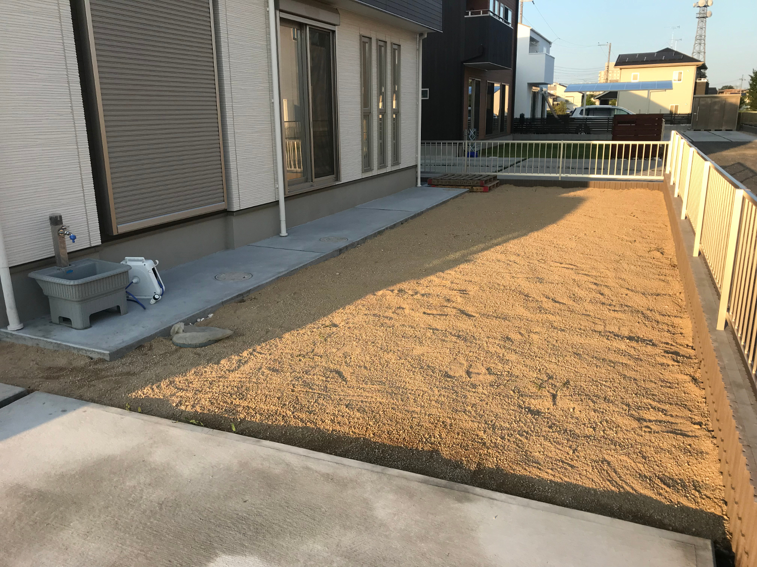お庭がまるで南国のようになる真砂土敷き