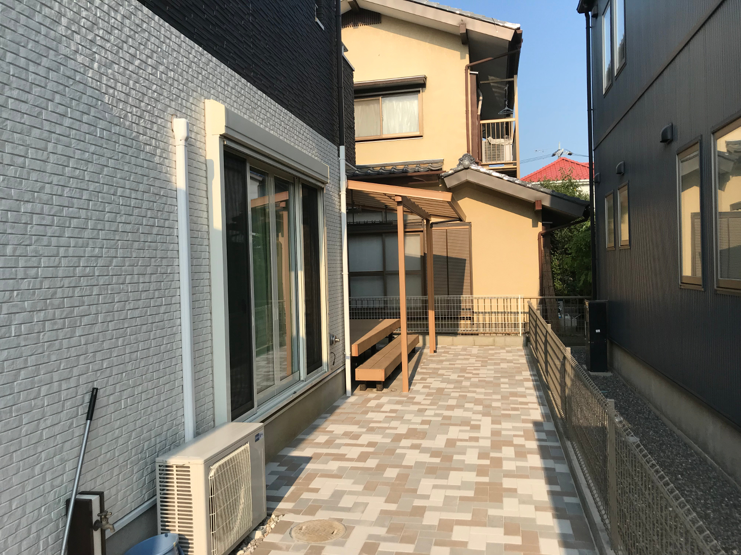 インターロッキングで庭先をリフォーム！