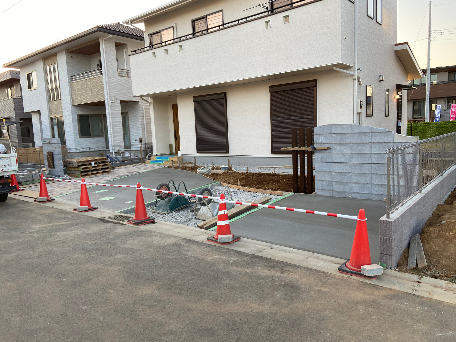 駐車場他土間コン工事